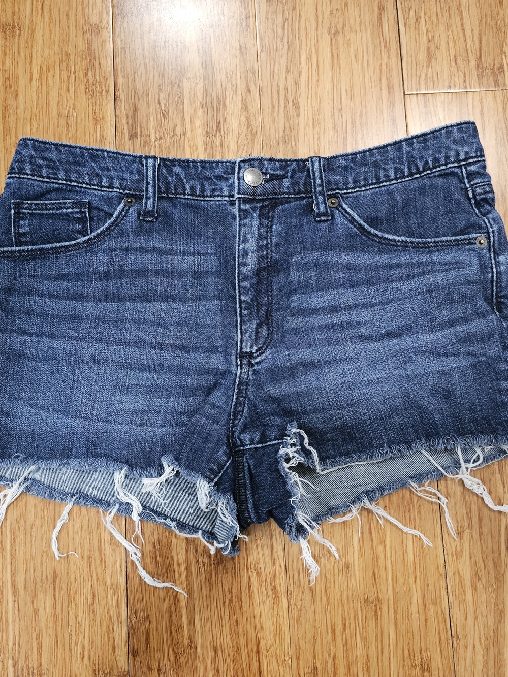 Universal Thread Denim Shorts Women’s Size 10/30R Distressed Raw Hem